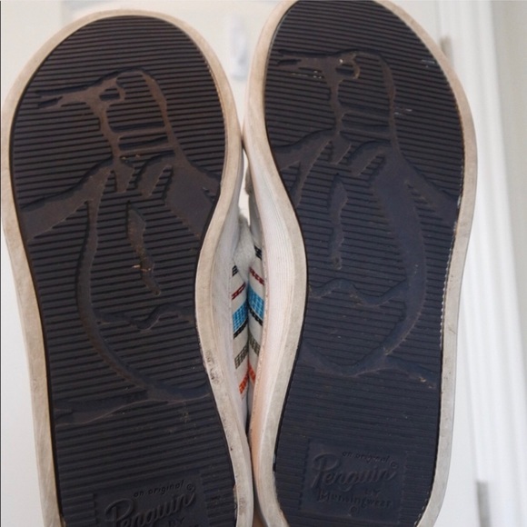 SOLD-Boys Preppy  White Classic Penguin Sneakers - Picture 6 of 6